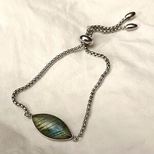 Flashy labradorite sliding closure bracelet NWOT